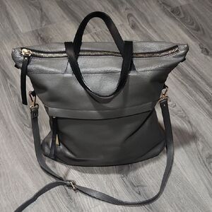 EUC Gray/Blk Pebbled Supple LG Leather Deep Crossbody Bag